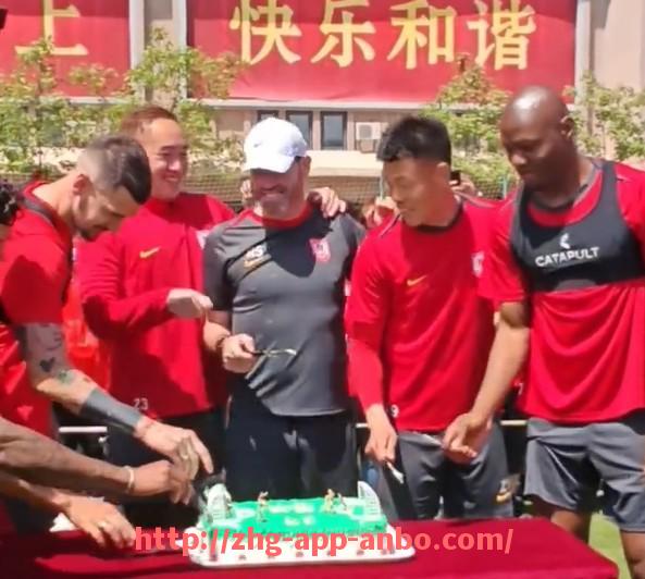 安博体育app下载-世俱杯中低调球员在比赛中突然爆发的精彩表现回顾