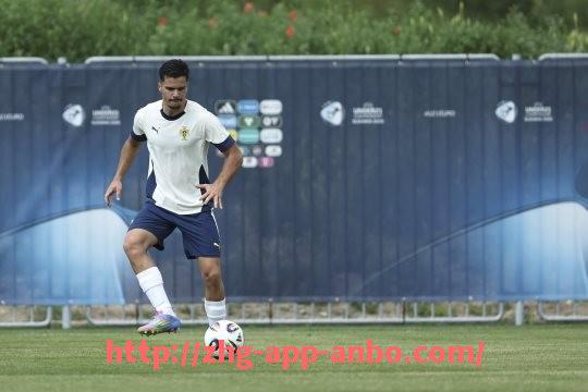 安博体育app下载-世俱杯比赛加时策略解析，常规时间后的战术变化趋势